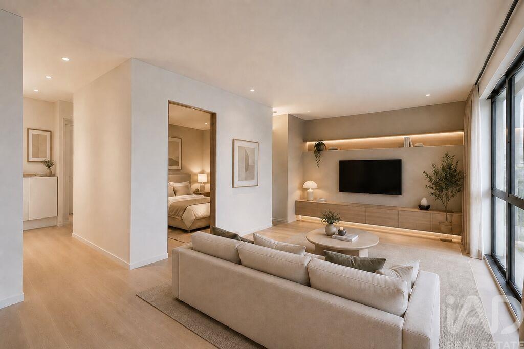 Apartment in Lordelo do Ouro - Image 2