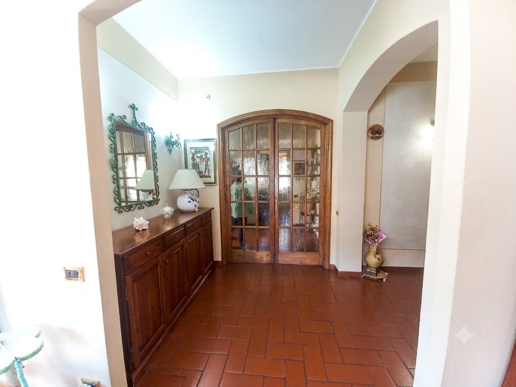 House in Castelnuovo di Garfagnana - Image 3