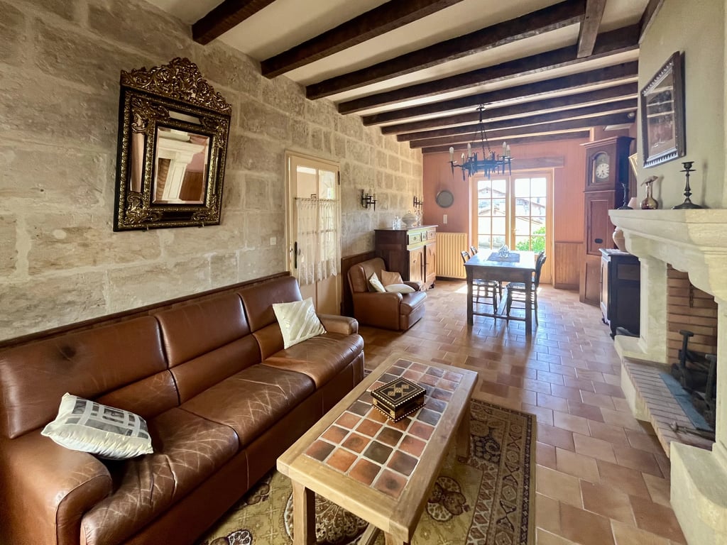House in Aubeterre-sur-Dronne - Image 3