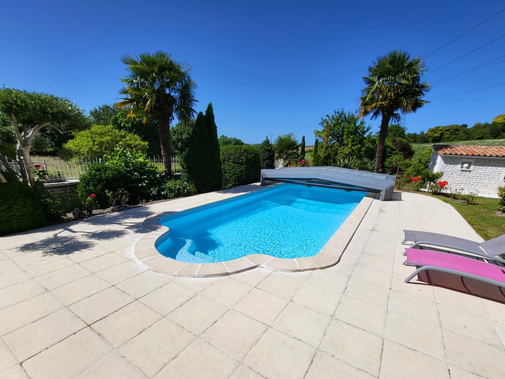 House in Bellevigne - Image 2