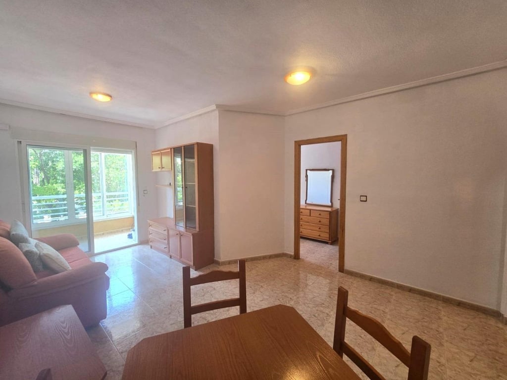 Apartment in Torrevieja - Image 2
