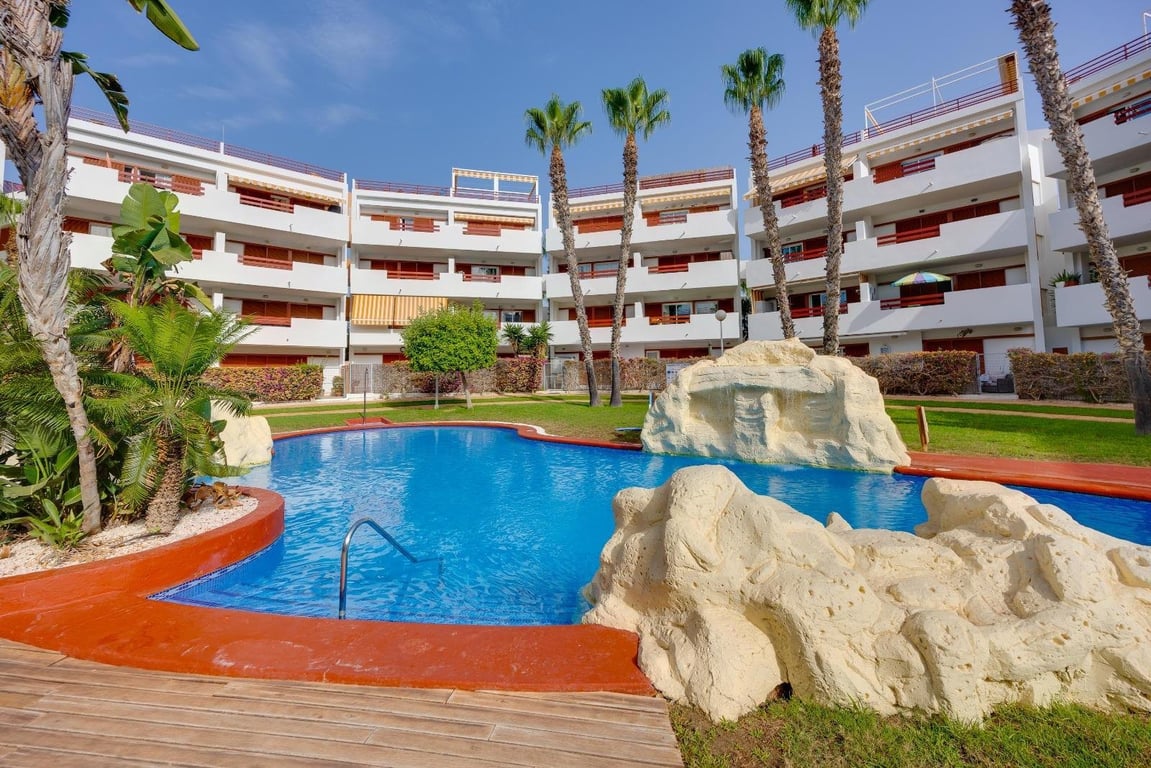 Apartment in Playa Flamenca - Image 2