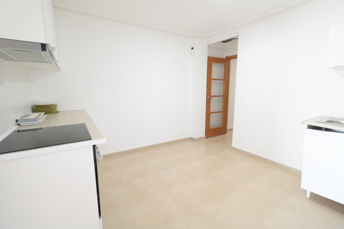 Apartment in Torrevieja - Image 3