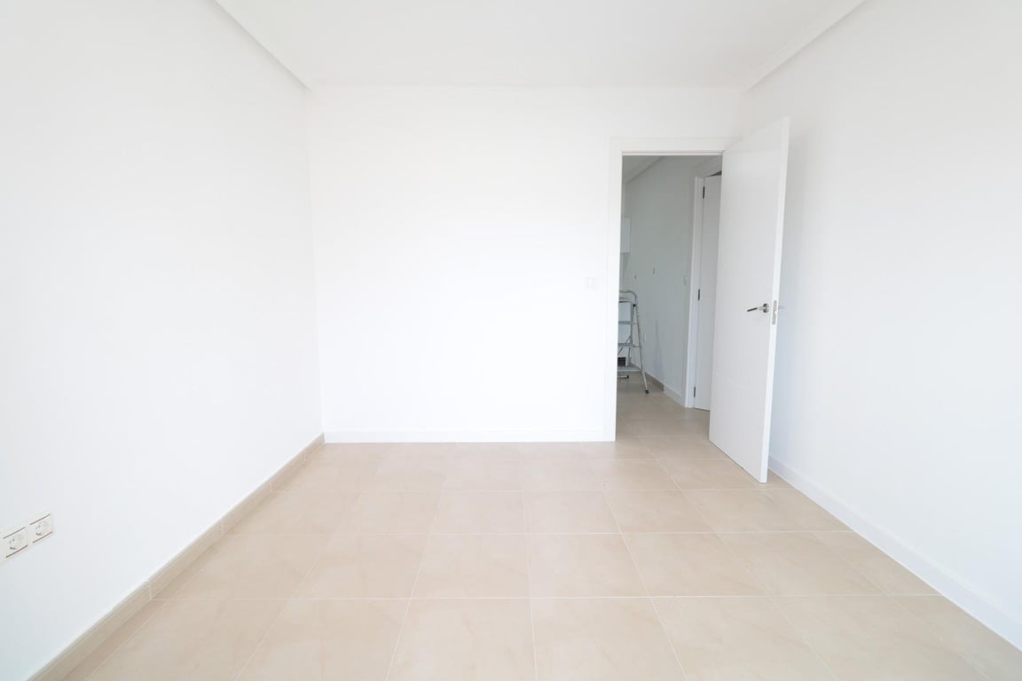 Apartment in Torrevieja - Image 2