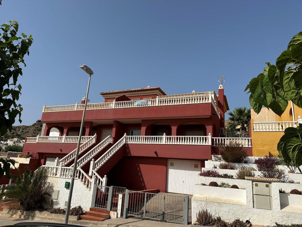 Villa in El Carmoli - Image 3