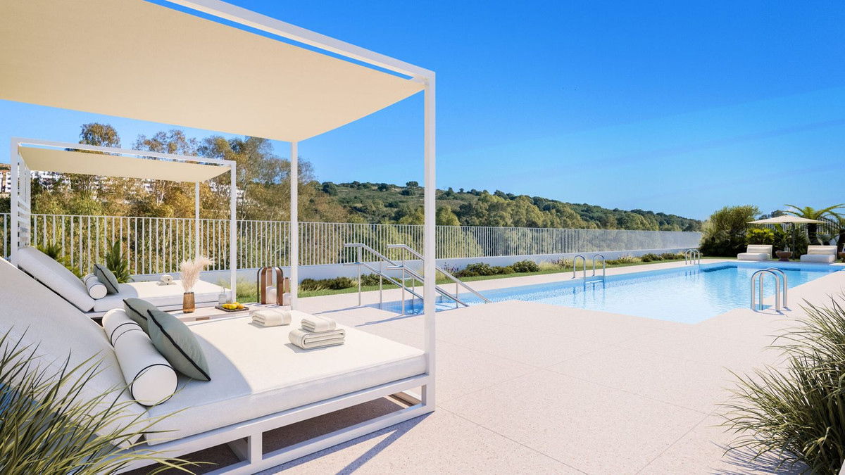 Apartment in Estepona - Image 2