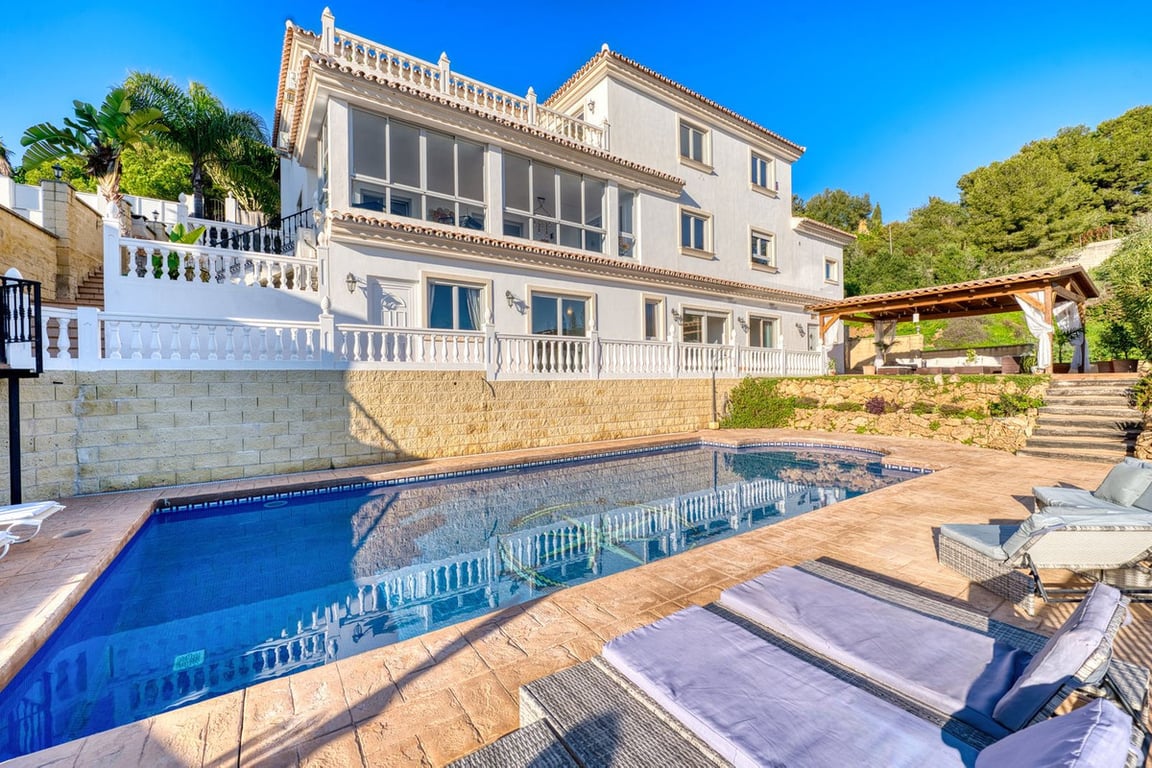 Villa in Elviria - Image 3
