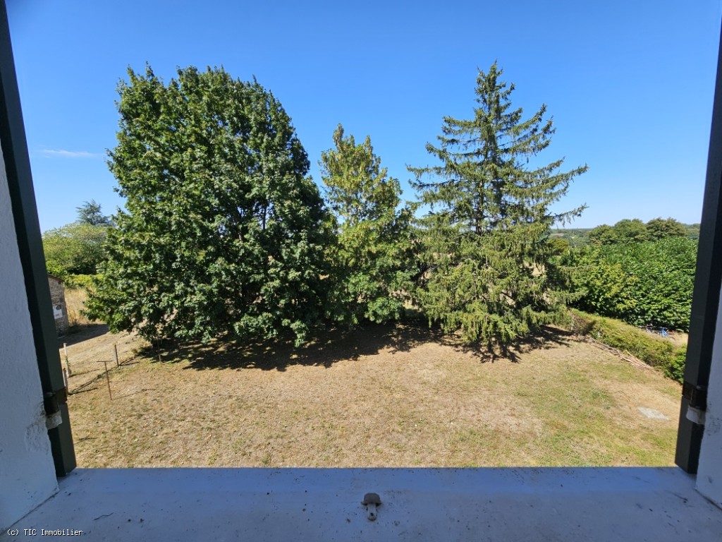 House in Sauze-Vaussais - Image 3