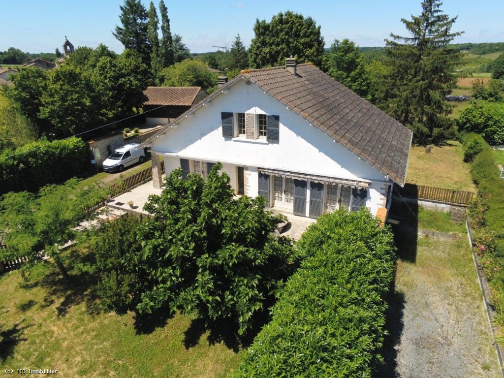 House in Sauze-Vaussais - Image 2