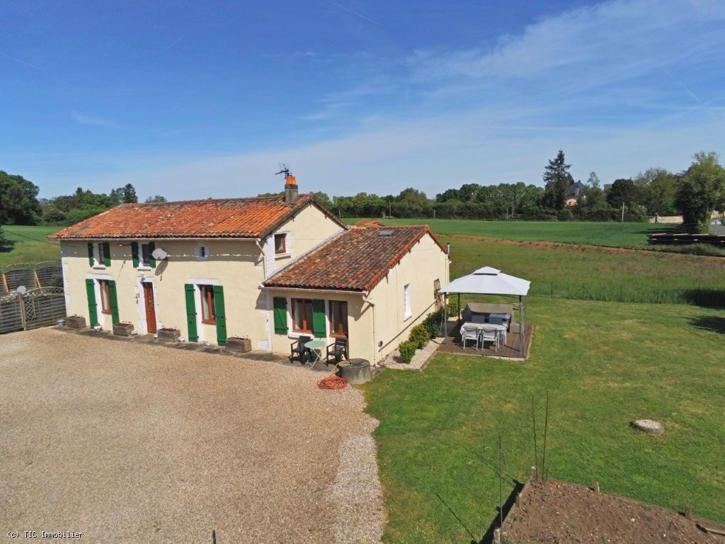 House in Sauze-Vaussais - Image 2