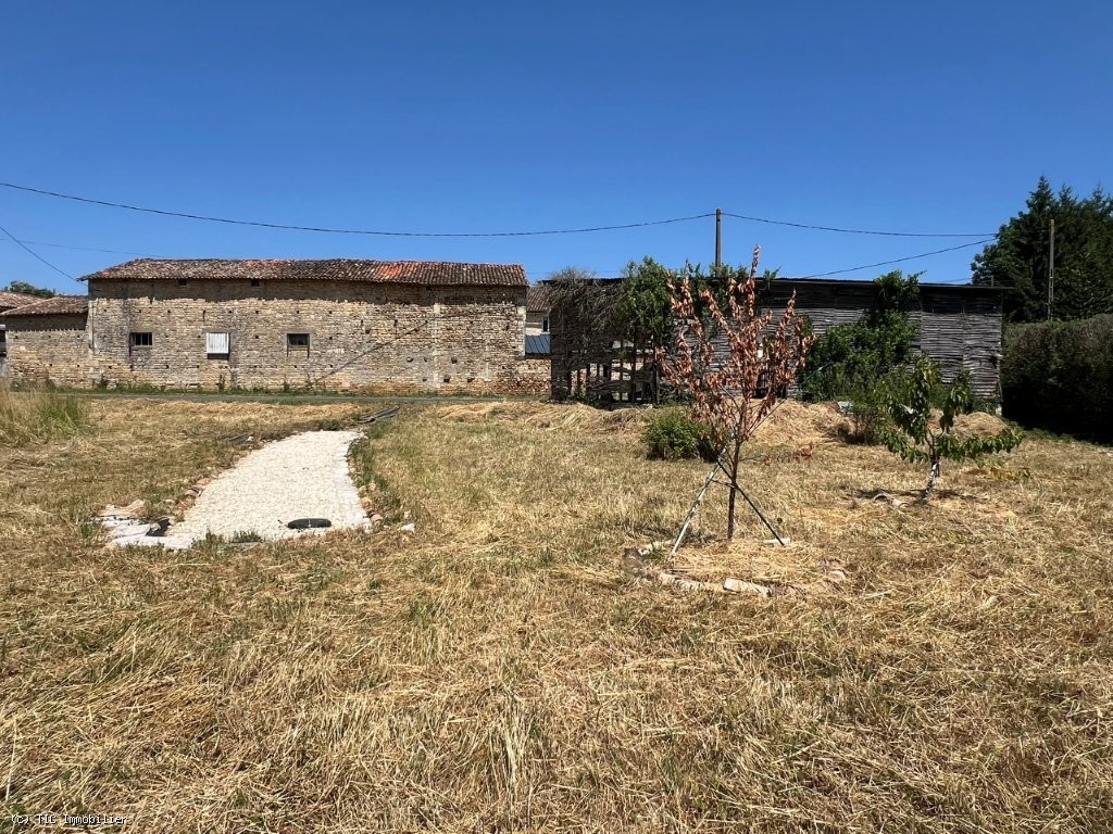 House in Sauze-Vaussais - Image 3