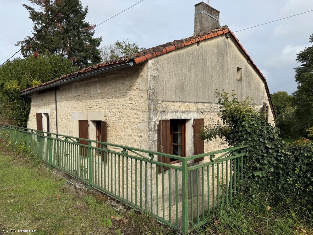 House in Ruffec - Image 3