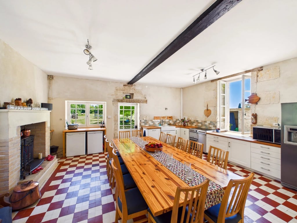 House in Aubeterre-sur-Dronne - Image 3