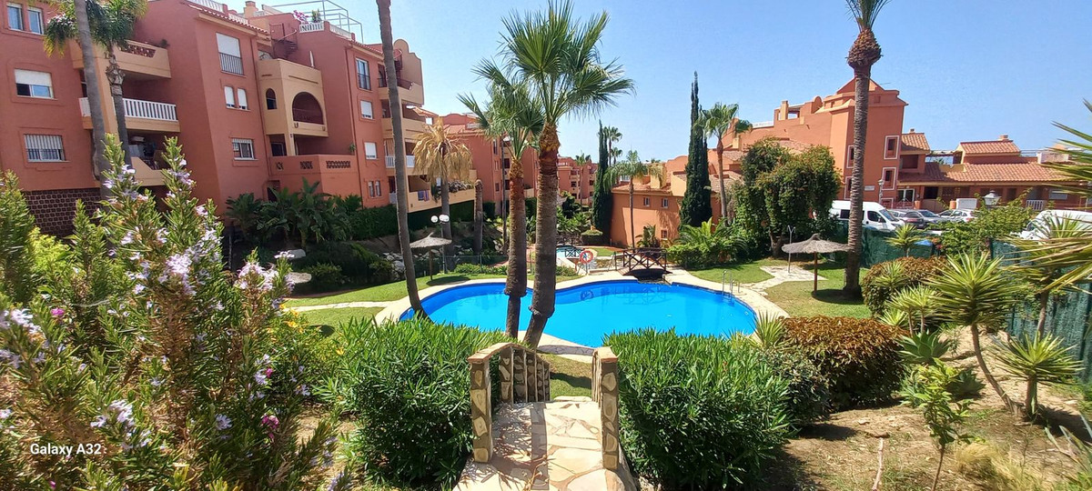 Apartment in Artola - Image 2