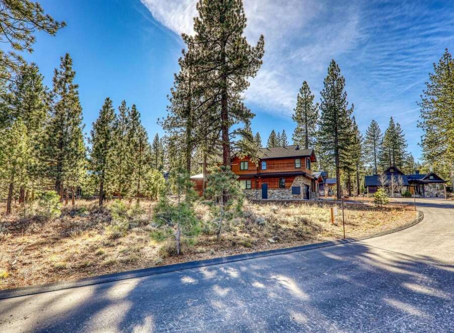 House in Truckee - Image 3