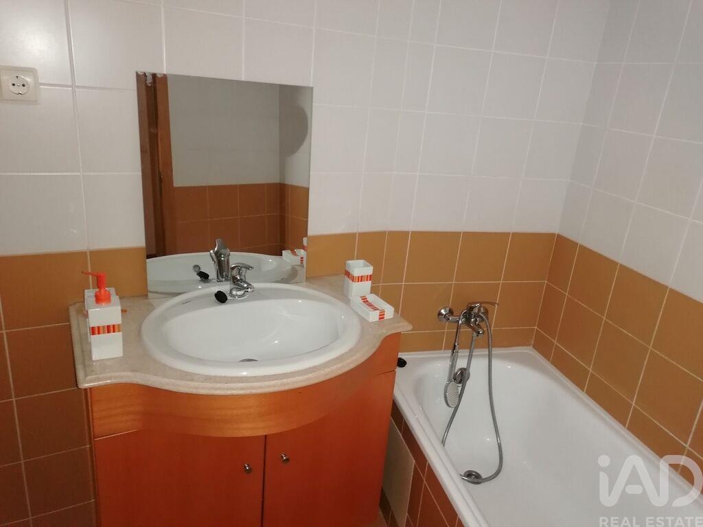 Apartment in Beato - Image 3