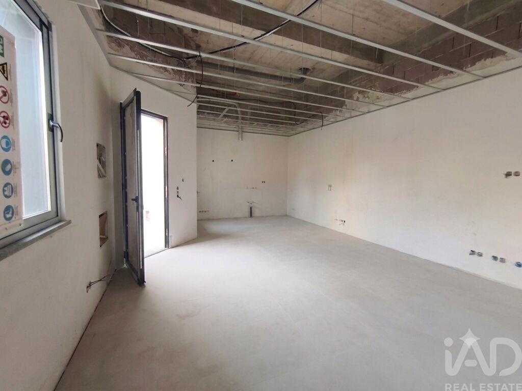 Apartment in Quarteira - Image 2
