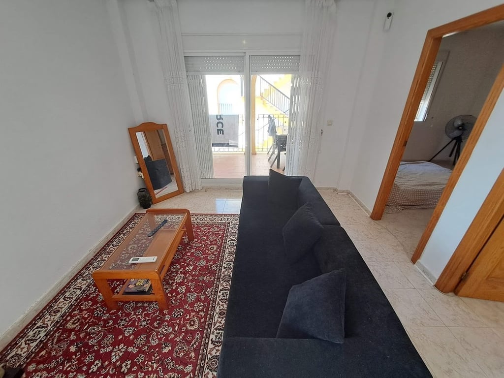 Apartment in Torrelamata - Image 2