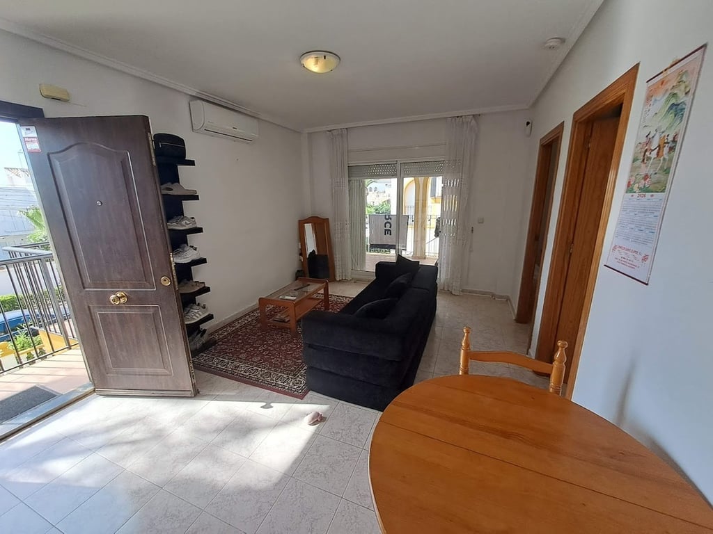Apartment in Torrelamata - Image 3