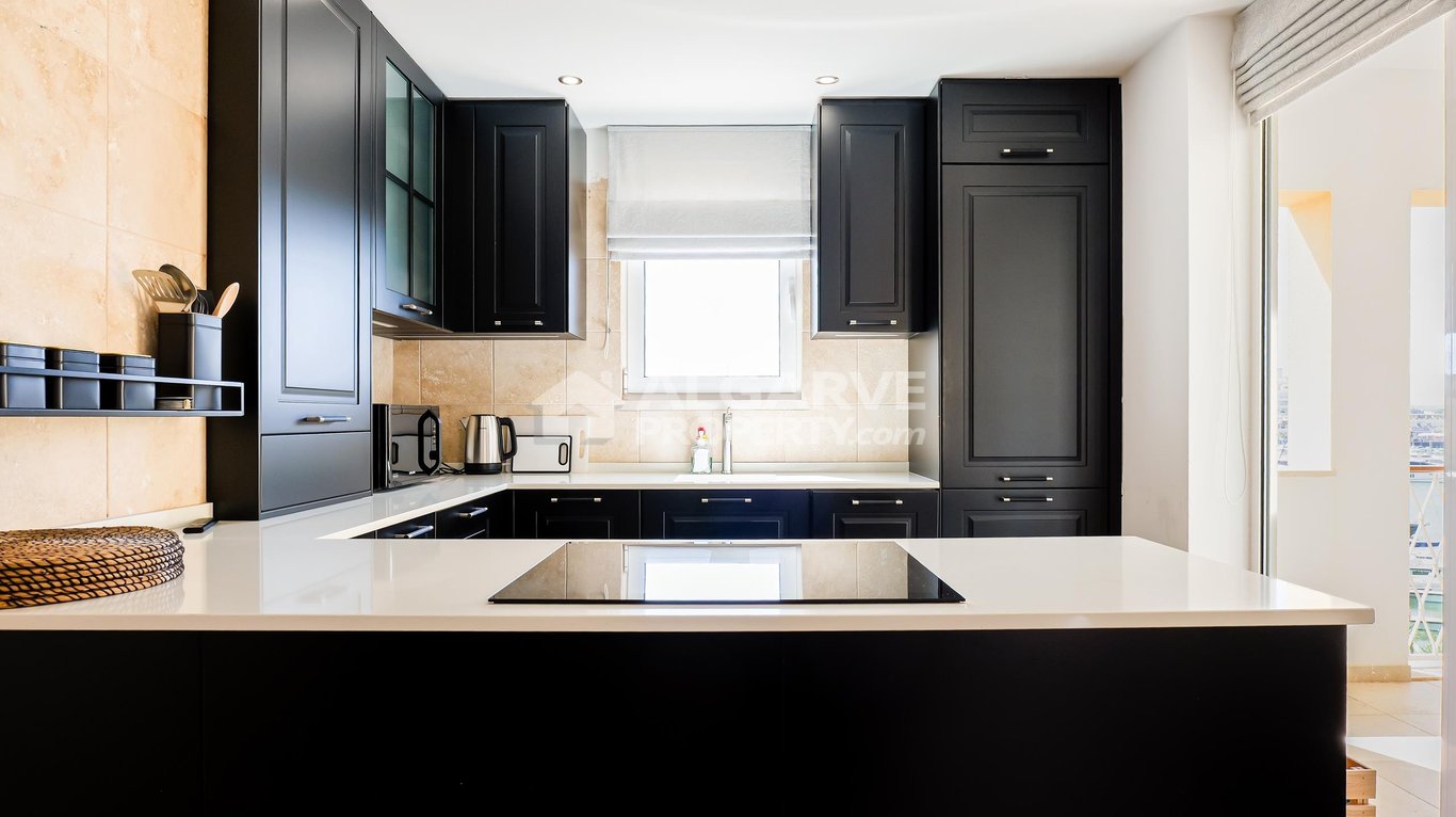 Apartment in Quarteira - Image 3