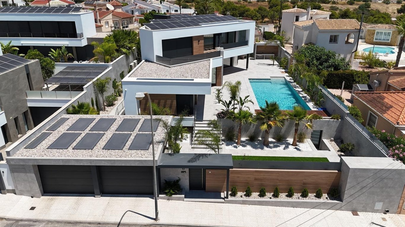 Villa in Ciudad Quesada - Image 2