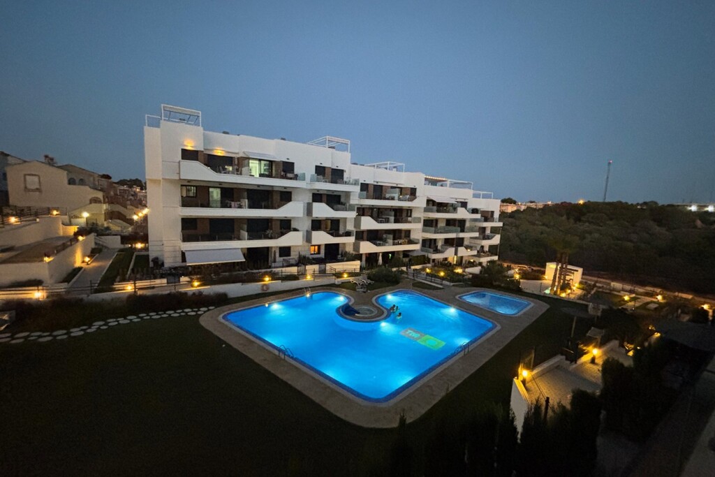 Apartment in Villamartin - Image 3