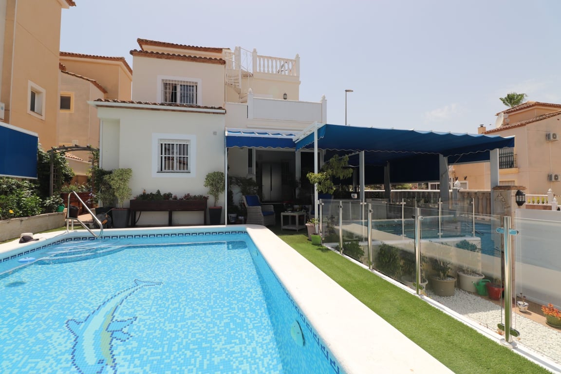 Villa in Algorfa