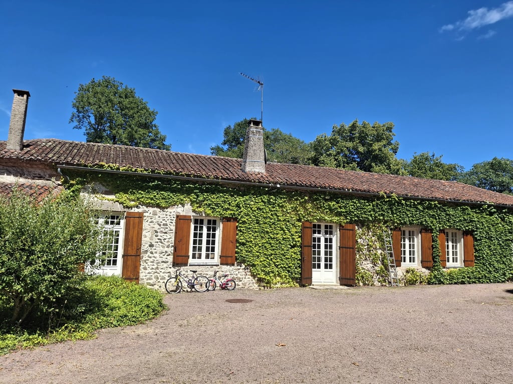 House in Luchapt - Image 3