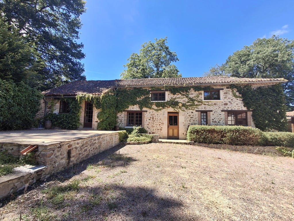 House in Luchapt - Image 2