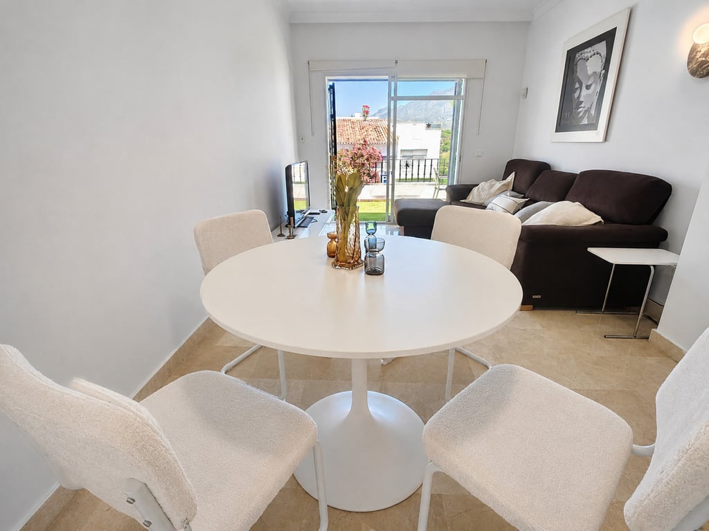 Penthouse in Nueva Andalucia - Image 3