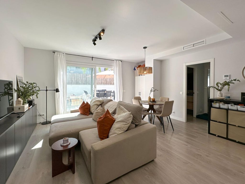 Apartment in Mijas Costa - Image 3