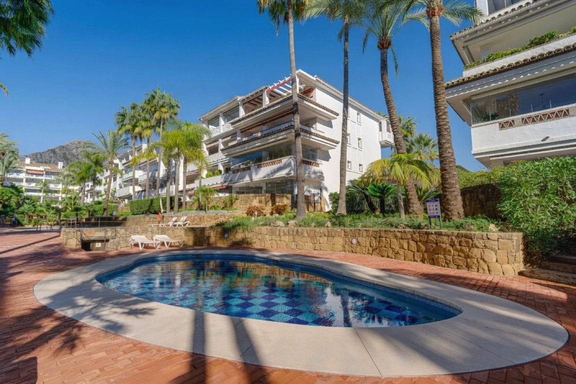Apartment in Marbella - Image 3