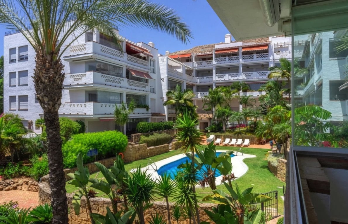 Apartment in Marbella - Image 2