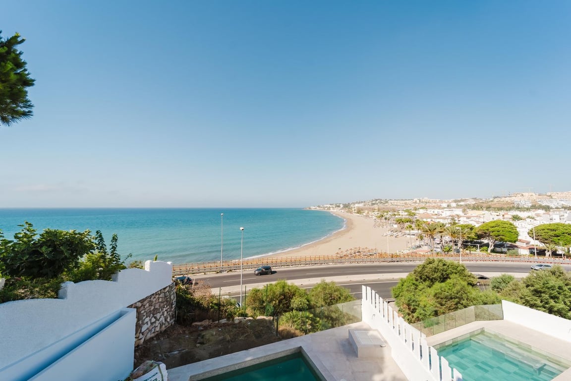 Villa in La Cala De Mijas - Image 2