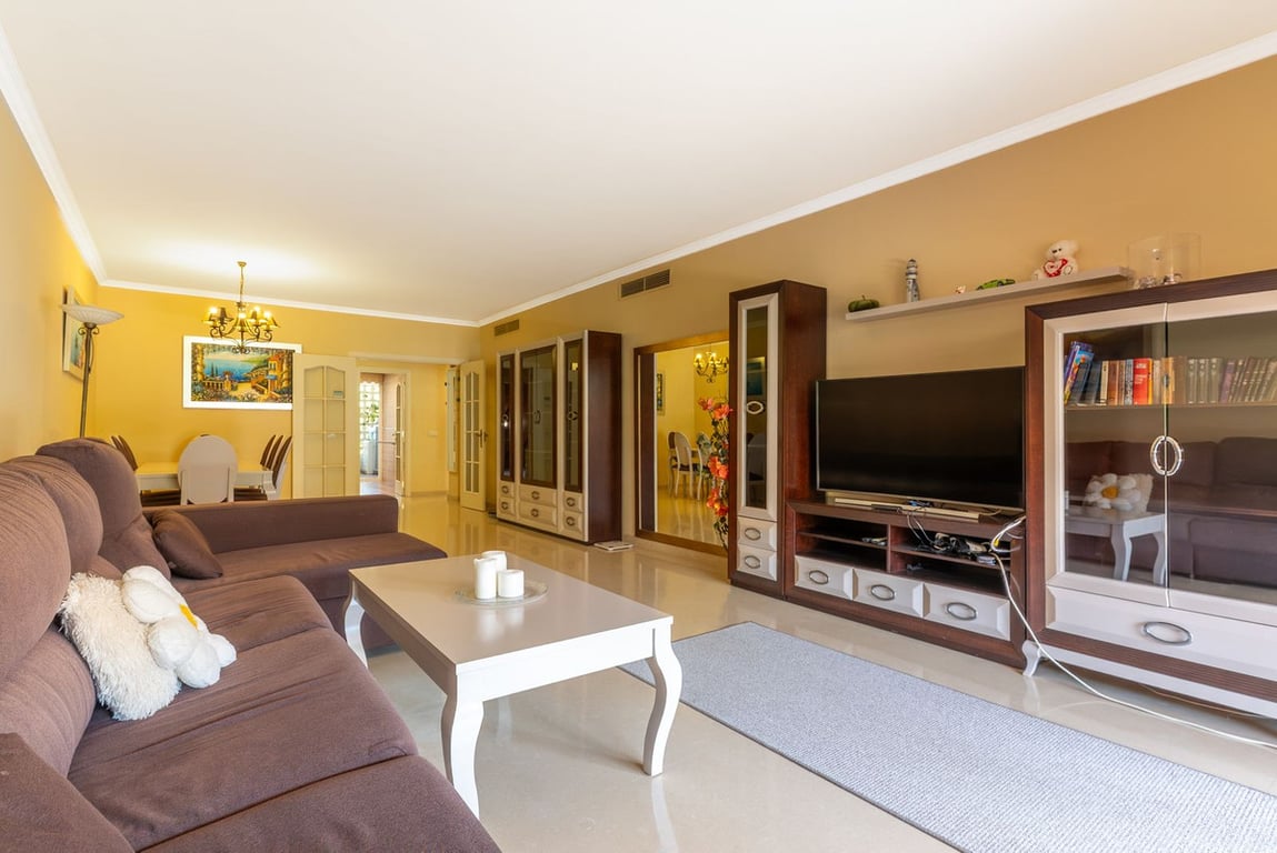 Apartment in Marbella - Image 3