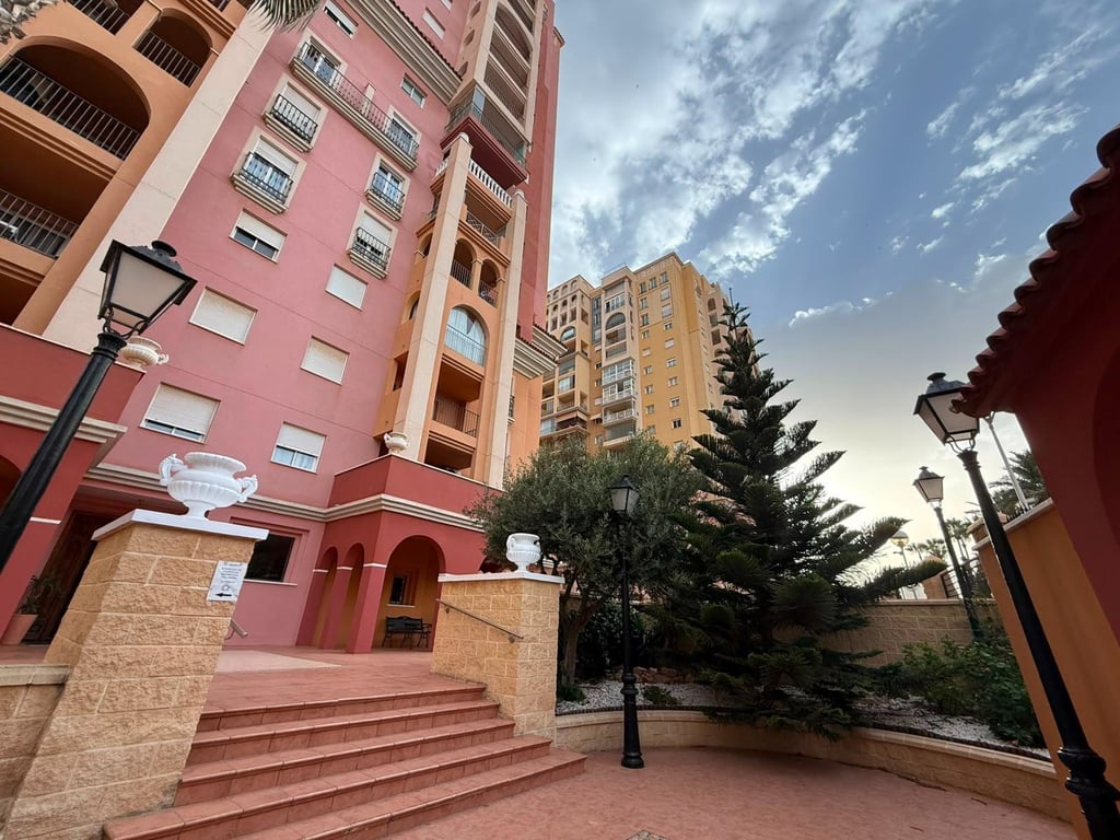Apartment in Torrevieja - Image 2