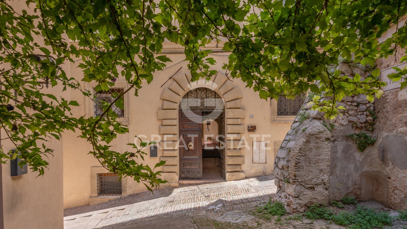 House in Trevi - Image 3