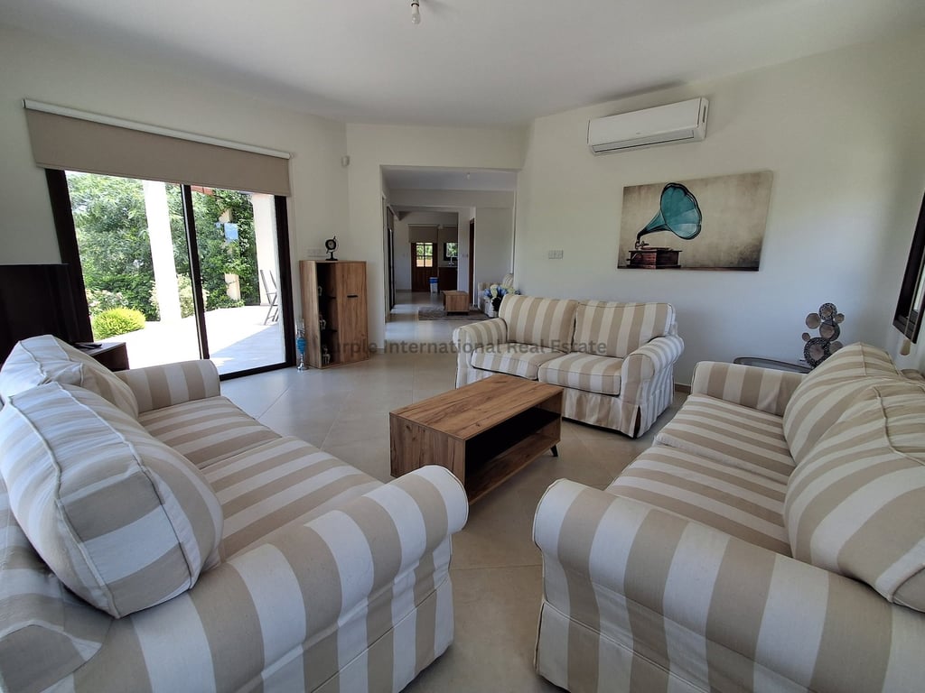 House in Kouklia - Image 2
