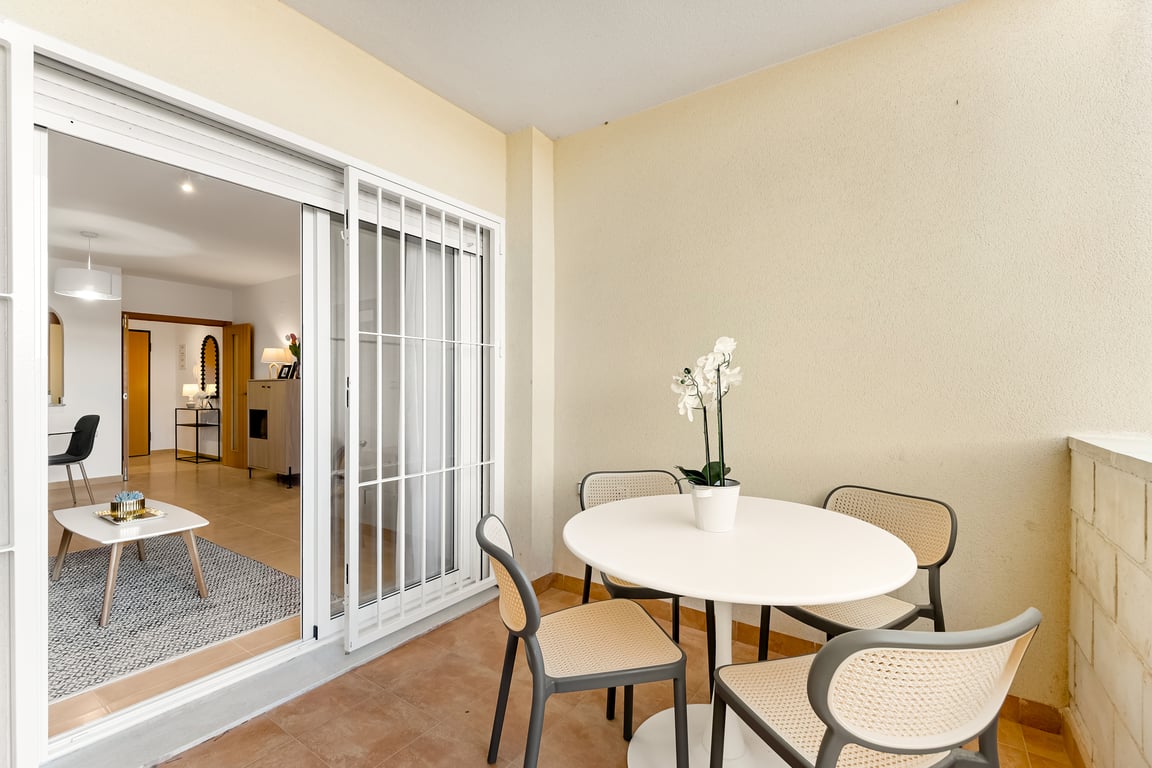 Apartment in Cabo Roig - Image 3