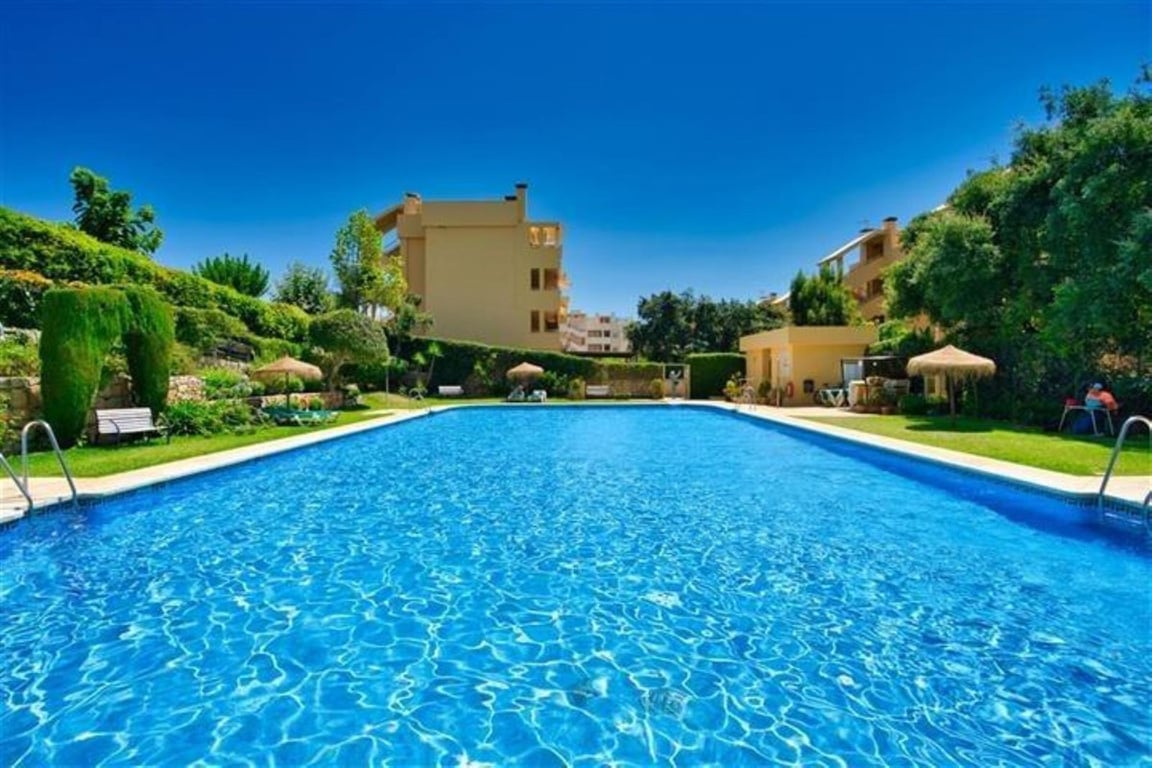 Penthouse in Sitio de Calahonda - Image 3