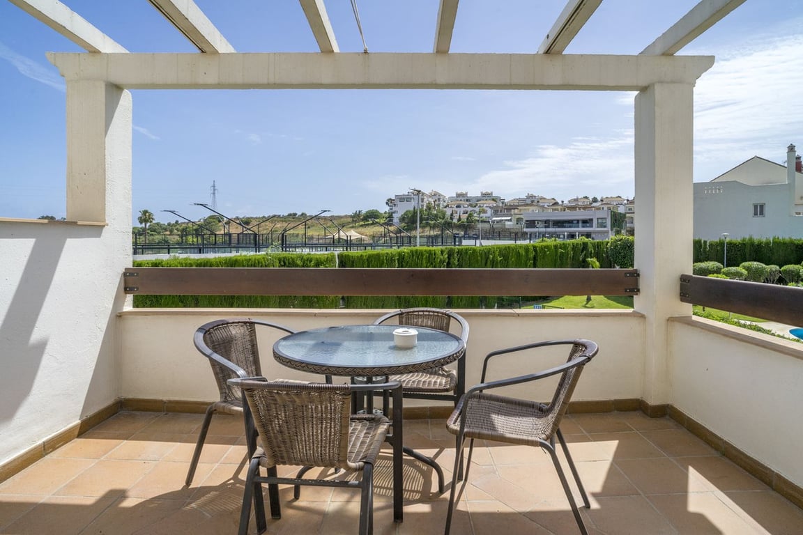Apartment in Estepona - Image 3