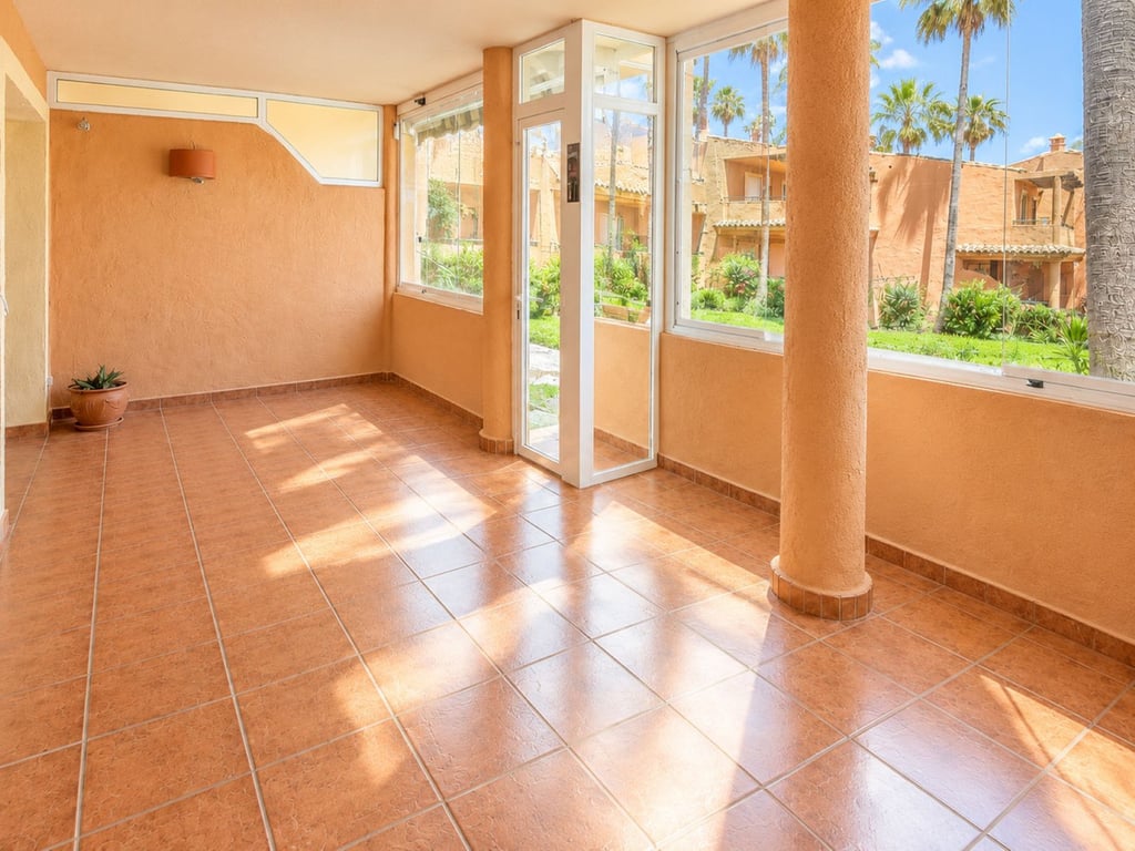 Apartment in Estepona - Image 3
