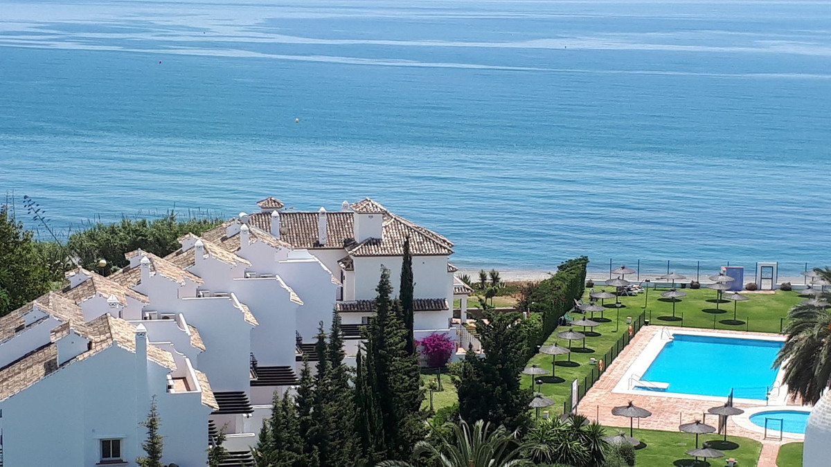 Apartment in Estepona - Image 3