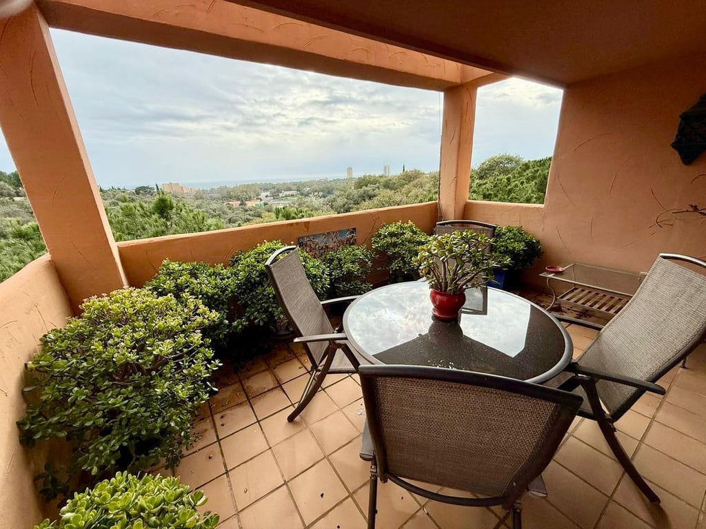 Apartment in Elviria