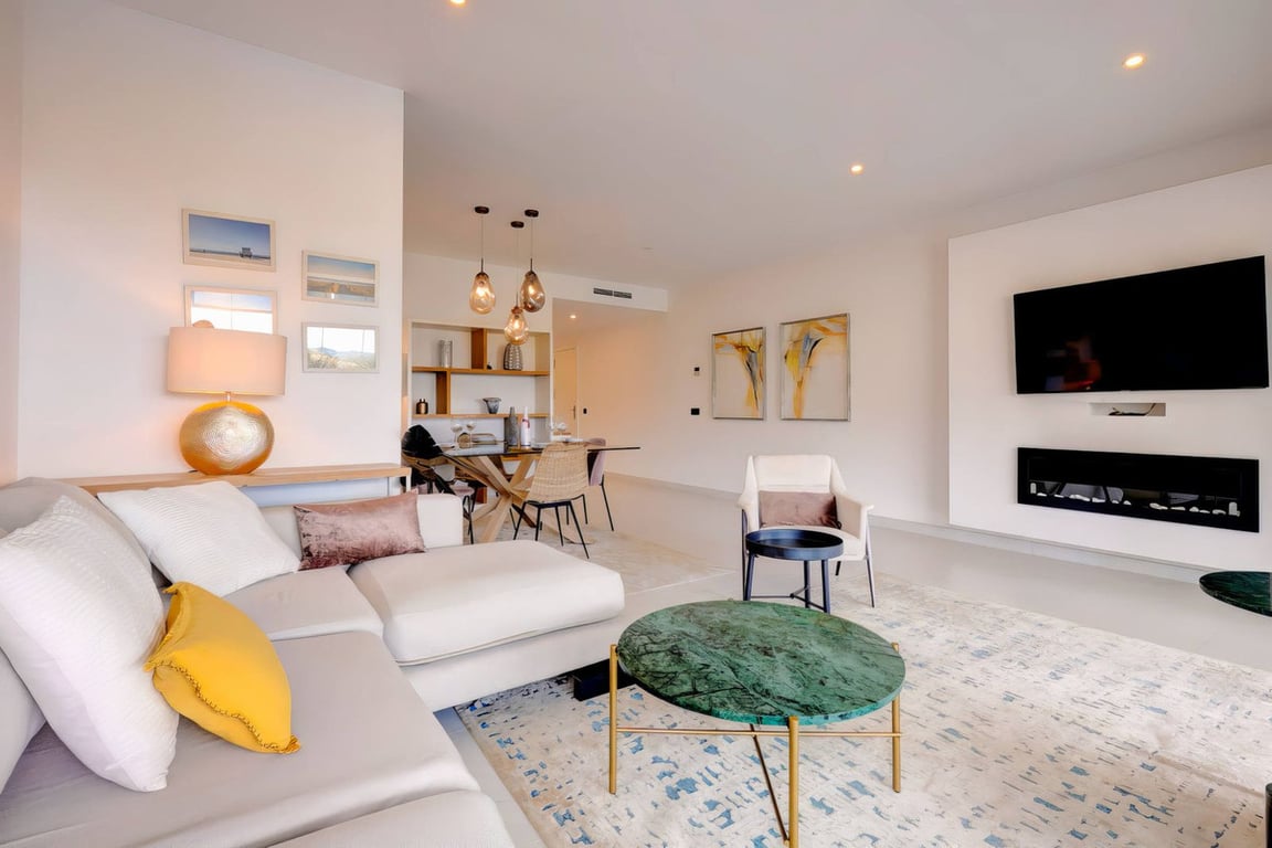 Apartment in Estepona - Image 3