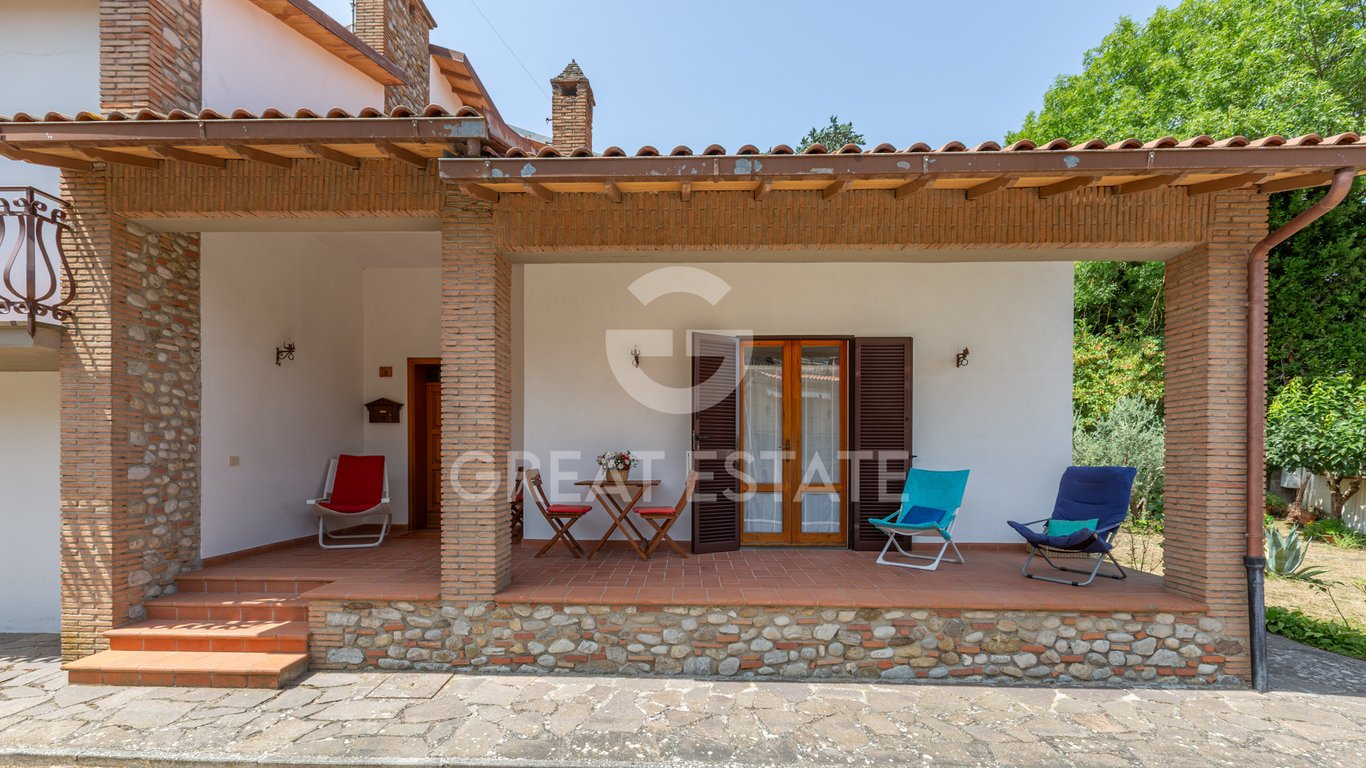 House in Ficulle - Image 3