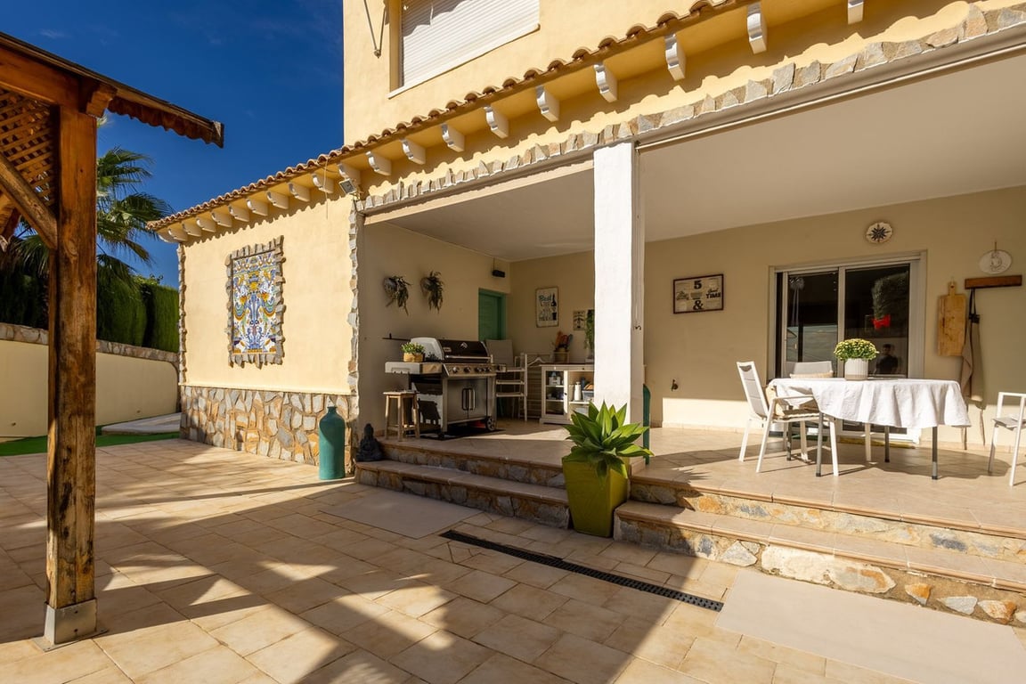 Villa in Almoradi - Image 2