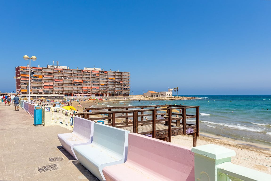 Apartment in Torrevieja - Image 2