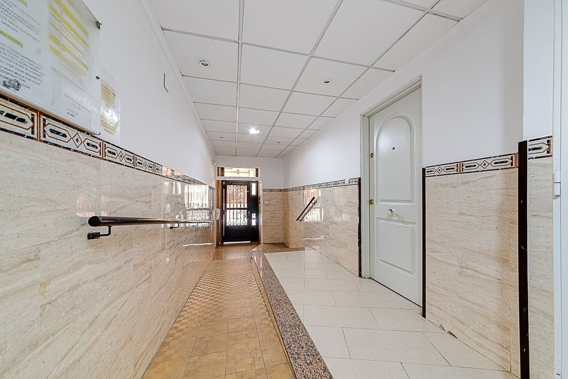 Apartment in Torrevieja - Image 4