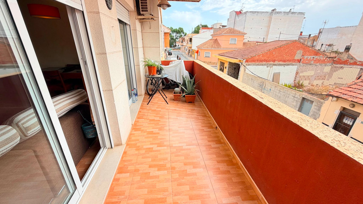 Apartment in Los Montesinos - Image 3